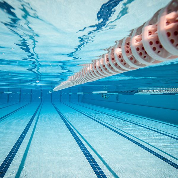Acque di piscina e parchi acquatici